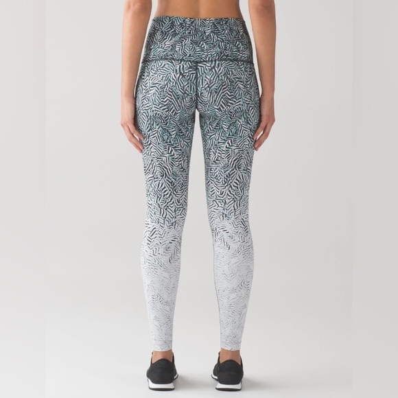 LULULEMON Wunder Under Pant (Hi-Rise) (Dazzle Nulux)Leggings Size 4 - Picture 2 of 12